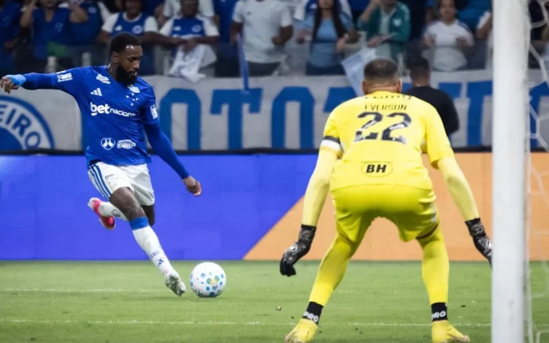 Santos e Cruzeiro foram os times com menos finalizações na Copa do Brasil e são eliminados nas quartas de final