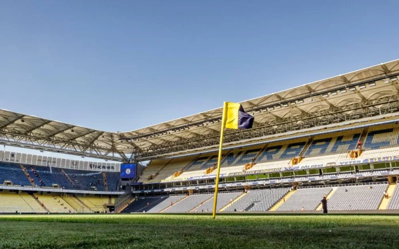Fenerbahçe e Roma se enfrentam na Champions League: onde assistir e escalações da partida em Istambul