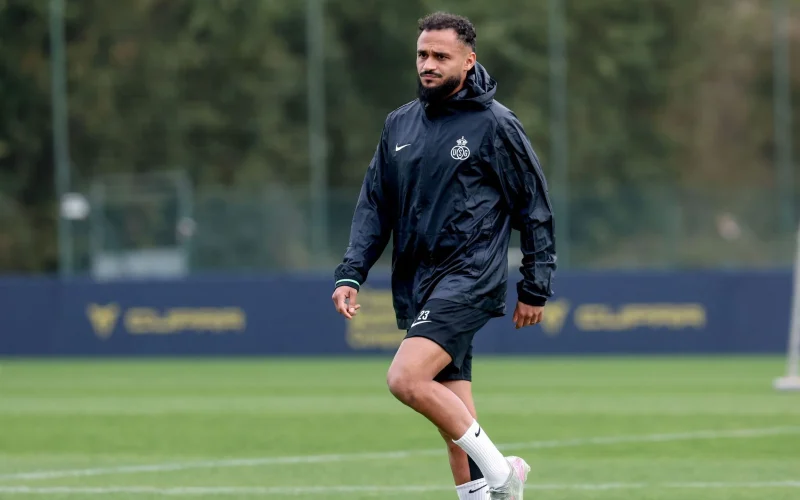 Renaissance Berkane intensifica negociações para contratar Sofiane Boufal nesta janela de transferências