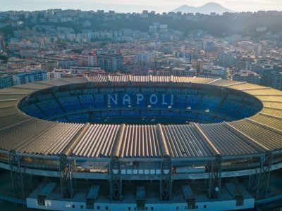 Napoli tenta recuperação contra Arsenal na Champions League: horários e onde assistir ao jogo