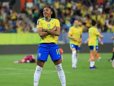 Futebol feminino quebra recordes de transferências no meio do ano com investimento histórico de US$ 28,6 milhões