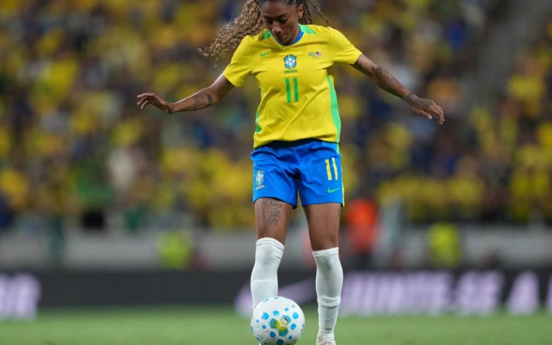 Kerolin se torna a contratação mais cara da história do futebol feminino brasileiro ao ir para o Barcelona por R$ 8,71 milhões