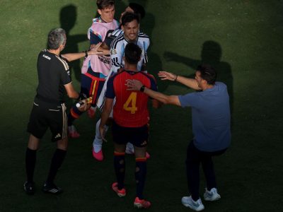 Roberto Ayala se desculpa por confusão com Dani Olmo após final da Copa do Mundo e Fifa investiga incidentes