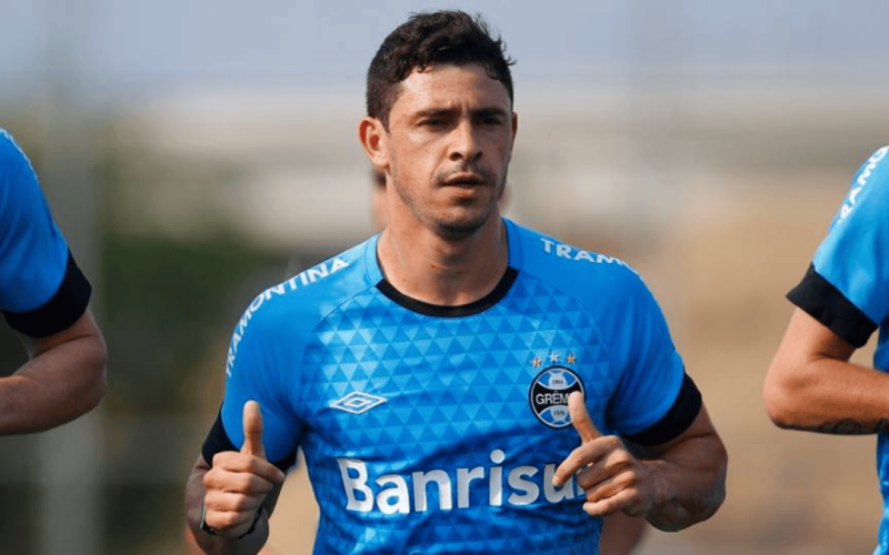 Giuliano se aposenta aos 36 anos e inicia nova carreira como empresário no futebol