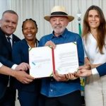 Lula sanciona lei que marca a profissionalização do futebol feminino no Brasil antes da Copa do Mundo de 2027