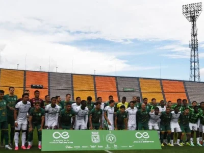 Atlético Nacional e Chapecoense empatam em emocionante ‘Jogo da Amizade Eterna’ em Medellín