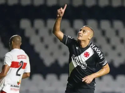 Léo Jabá, ex-Corinthians e Vasco, é suspenso por doping um dia após conquistar título na várzea