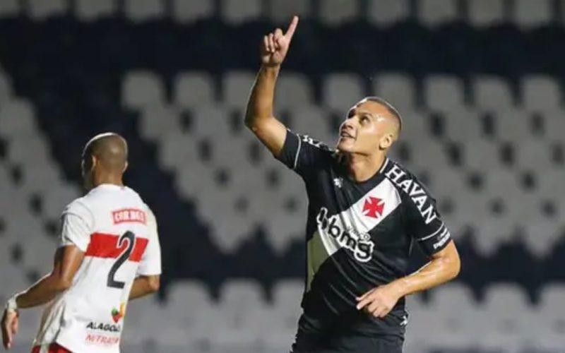 Léo Jabá, ex-Corinthians e Vasco, é suspenso por doping um dia após conquistar título na várzea