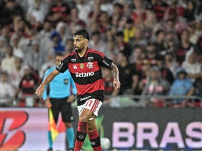 Flamengo bate Corinthians por 2 a 1 com gols de Paquetá e Bruno Henrique no Brasileirão