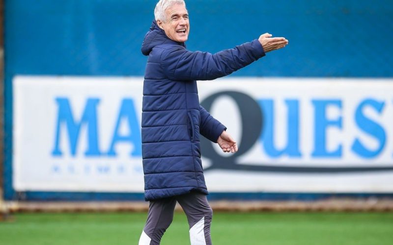 Grêmio amarga 13 jogos sem vitórias como visitante no Brasileirão e Luís Castro faz desabafo sobre a situação da equipe