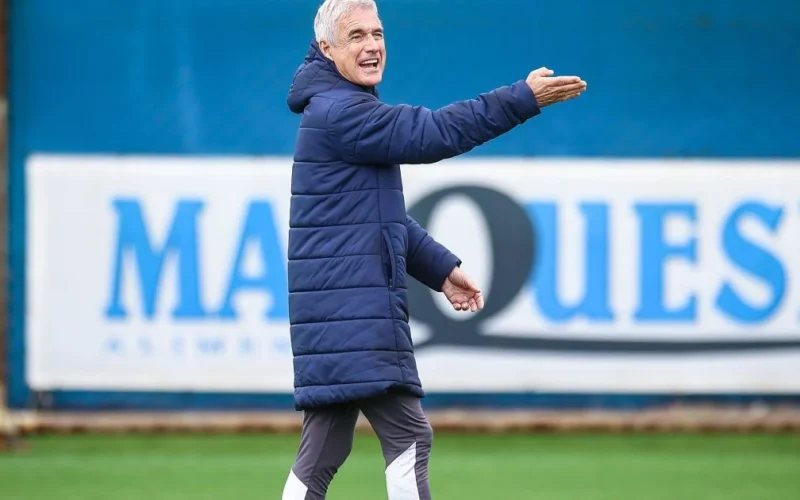 Grêmio amarga 13 jogos sem vitórias como visitante no Brasileirão e Luís Castro faz desabafo sobre a situação da equipe