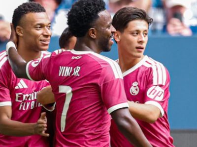 Real Madrid brilha no amistoso contra Schalke 04 com gols de Mbappé, Huijsen e Espí