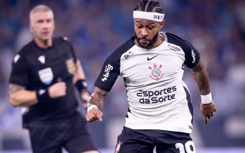 Corinthians decide não renovar contrato de Memphis e gera repercussão negativa na Espanha