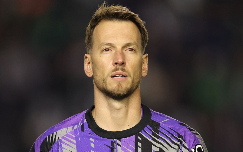 Juventus se aproxima de acordo para contratar goleiro Neto, ex-Botafogo, para a temporada 2026/27