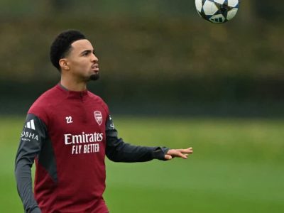 Borussia Dortmund fecha empréstimo de atacante Ethan Nwaneri, do Arsenal, sem opção de compra