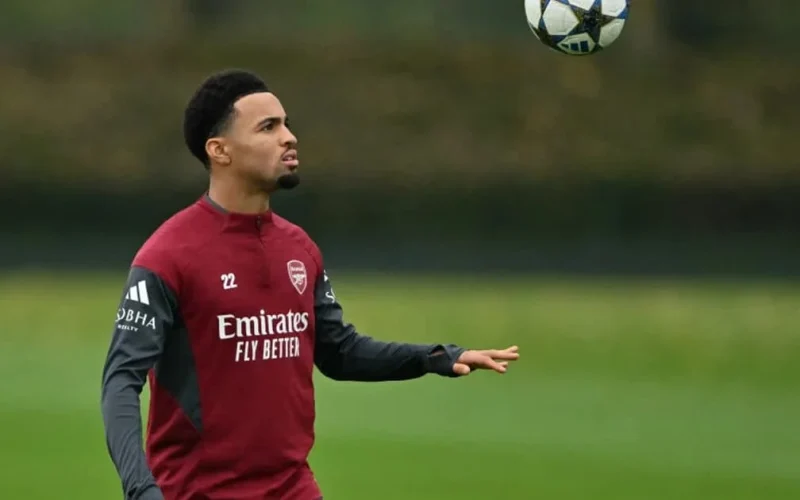 Borussia Dortmund fecha empréstimo de atacante Ethan Nwaneri, do Arsenal, sem opção de compra