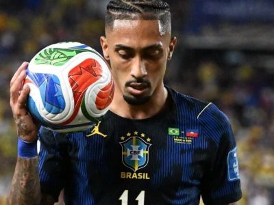 Raphinha fica de fora da lista da Bola de Ouro; lesões foram fator decisivo na decisão
