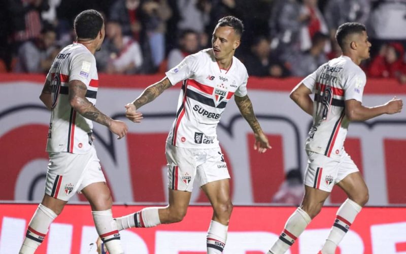 São Paulo domina Atlético-MG e garante vitória por 2 a 0 com gols de Luciano e Iago Borduchi