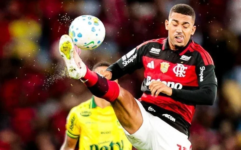 Samuel Lino destaca proximidade com líder e enfim iguala jogos no Brasileirão