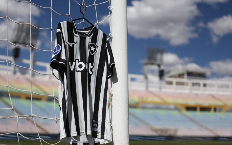 Após falhar na contratação de Everton Cebolinha, Botafogo negocia empréstimo de jovem ponta do Estudiantes