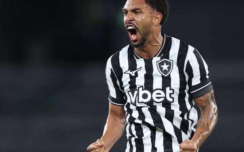 Botafogo e Bragantino empatam em 1 a 1 com gol contra e cabeçada de Vitinho no Brasileirão