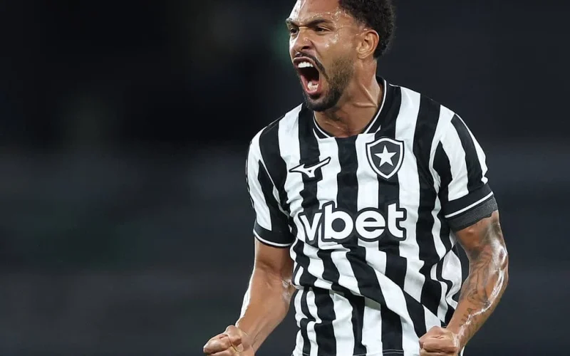 Botafogo e Bragantino empatam em 1 a 1 com gol contra e cabeçada de Vitinho no Brasileirão