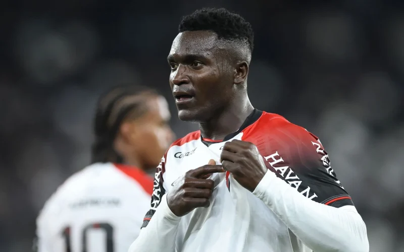 Viveros brilha e se aproxima do topo entre os estrangeiros com mais gols em uma edição do Brasileirão por pontos corridos