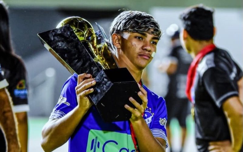 Lauã Gabriel, jovem promessa de Rorainópolis, brilha em estreia pelo Palmeiras de Goiás na Goiânia Cup