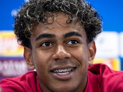 Yamal ignora pressão pela Bola de Ouro e foca na Champions League com o Barcelona