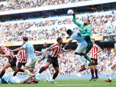 Manchester City lidera a Premier League após derrota do Arsenal para o Brighton