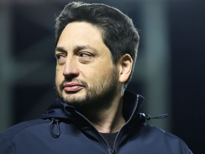 Arthur Elias fica de fora da indicação ao prêmio de melhor técnico do futebol feminino na Bola de Ouro 2026