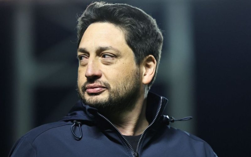 Arthur Elias fica de fora da indicação ao prêmio de melhor técnico do futebol feminino na Bola de Ouro 2026