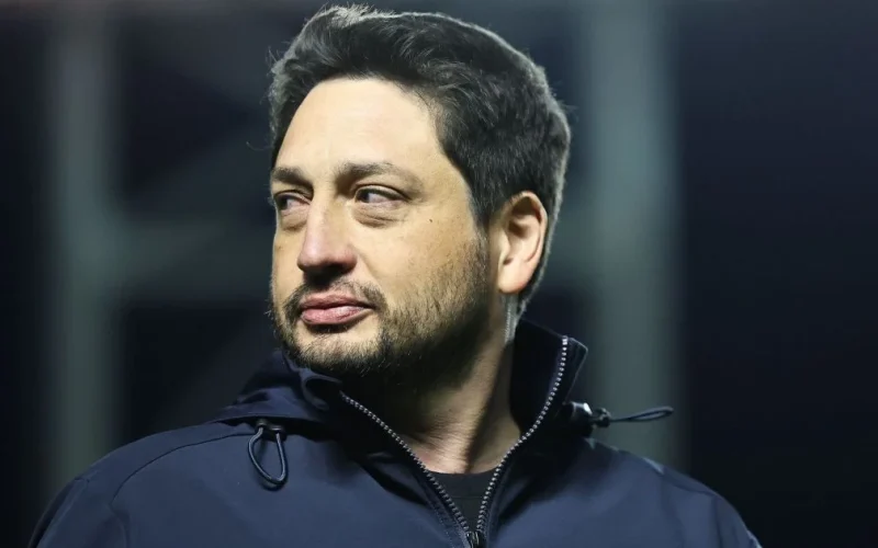 Arthur Elias fica de fora da indicação ao prêmio de melhor técnico do futebol feminino na Bola de Ouro 2026