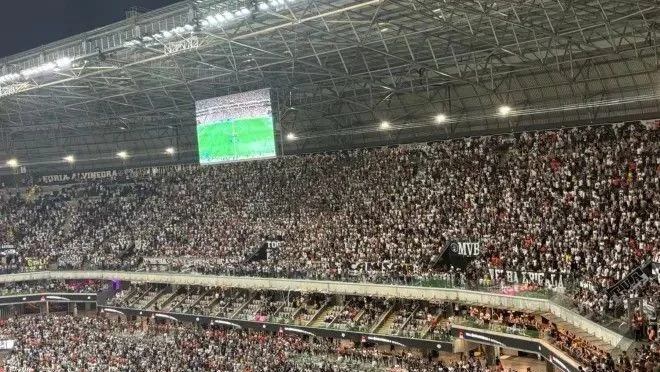 Torcida do Atlético-MG ofende Neymar antes de duelo decisivo contra o Santos pela Copa Sul-Americana
