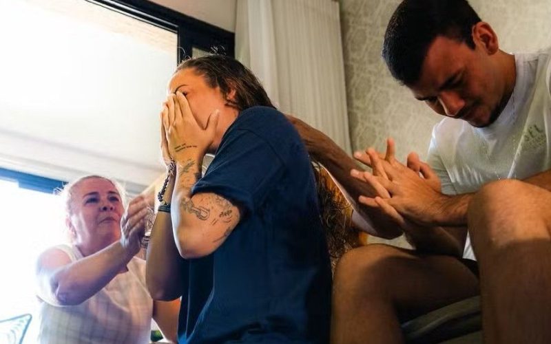 Yanne, goleira do Bahia, chora de emoção ao ser convocada pela Seleção Brasileira Feminina para amistosos contra a Argentina