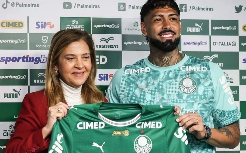 Diego Forlán convoca novo zagueiro do Palmeiras, Alexander Barboza, para amistosos do Uruguai contra Japão, Coreia do Sul e Índia