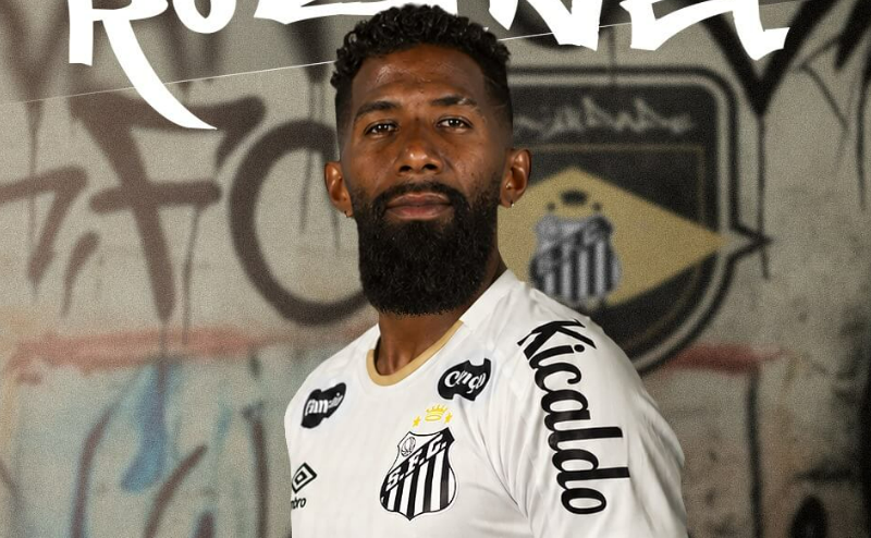 Santos fecha contrato com o lateral-direito Rodinei até 2027 após sucesso no Olympiacos