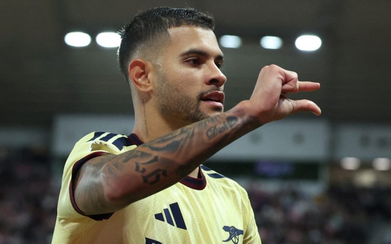 Bruno Guimarães brilha em vitória do Arsenal sobre o Sunderland e marca seu primeiro gol pela equipe