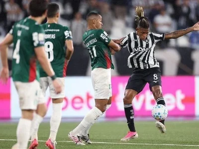 Palmeiras empata com Botafogo e cede liderança do Brasileiro ao Flamengo após 0 a 0 no Nilton Santos