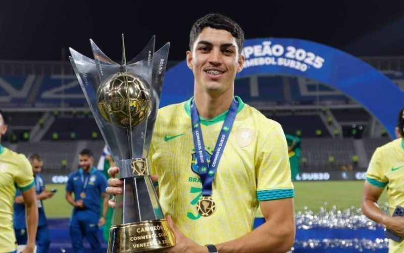 Jair revela surpresa e emoção ao ser convocado pela primeira vez para a Seleção Brasileira: "Fiquei em choque"