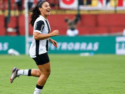 Duda Sampaio defende o Corinthians diante das críticas e celebra chegada à décima final do Brasileirão Feminino contra o São Paulo