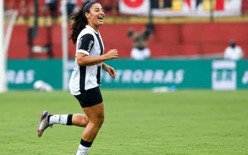 Duda Sampaio defende o Corinthians diante das críticas e celebra chegada à décima final do Brasileirão Feminino contra o São Paulo