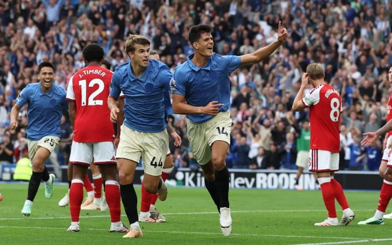 Brighton derruba o Arsenal e encerra início perfeito dos Gunners na Premier League com vitória por 3 a 0
