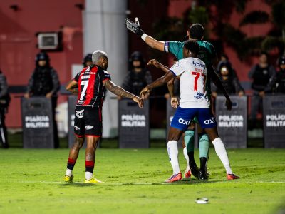 Cacá é suspenso por duas partidas e Marinho é advertido após confusão no BaVi; Jean Lucas é absolvido pelo STJD