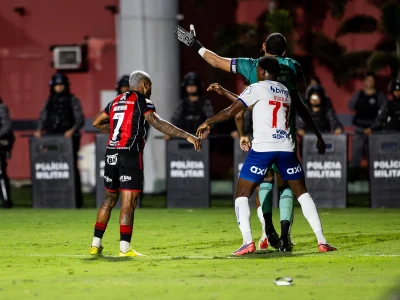 Cacá é suspenso por duas partidas e Marinho é advertido após confusão no BaVi; Jean Lucas é absolvido pelo STJD