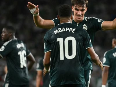 Real Madrid sofre, mas vence Elche com gol de Espí no último minuto em La Liga