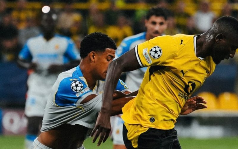 Borussia Dortmund marca vitória dramática sobre Villarreal na estreia da Champions League