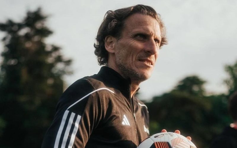 Forlán convoca Uruguai com três jogadores do futebol brasileiro para amistosos contra Japão e Coreia do Sul