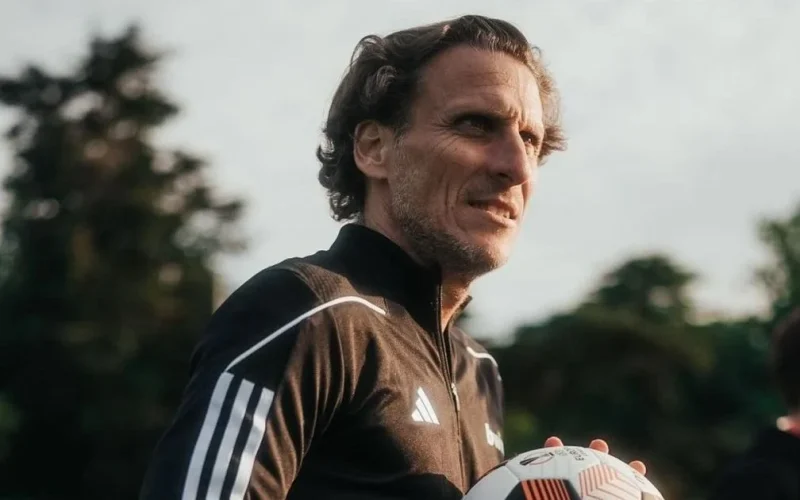Forlán convoca Uruguai com três jogadores do futebol brasileiro para amistosos contra Japão e Coreia do Sul