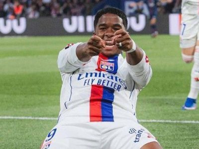Endrick gera polêmica com dança em vitória do Lyon e recebe bronca de Hakimi antes da Copa do Mundo